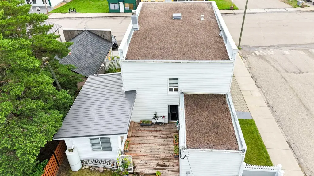 2124 20 Street Delburne AB T0M 0V0
