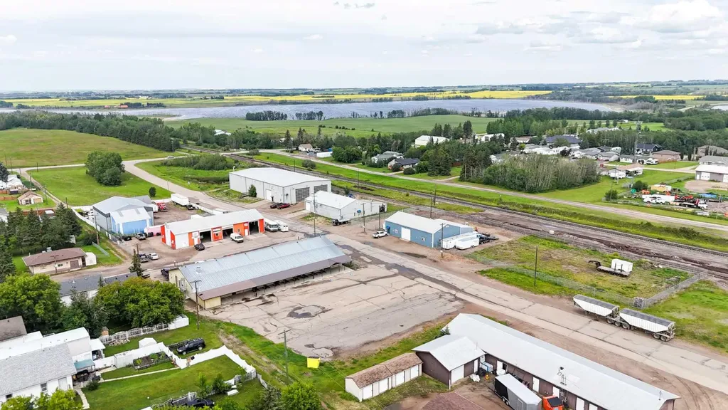 2124 20 Street Delburne AB T0M 0V0