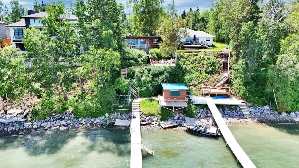 57 Grand Avenue Norglenwold AB T4S 1S5