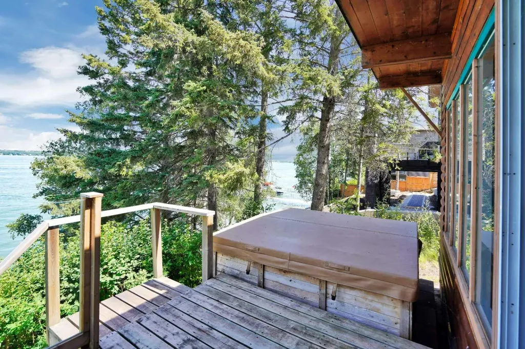 57 Grand Avenue Norglenwold AB T4S 1S5