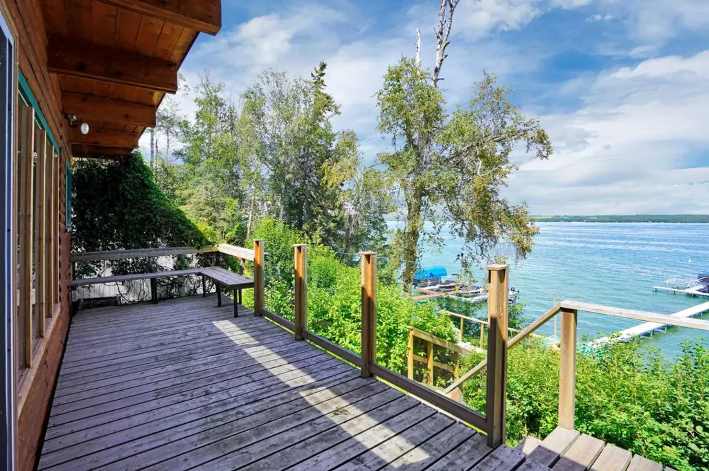 57 Grand Avenue Norglenwold AB T4S 1S5