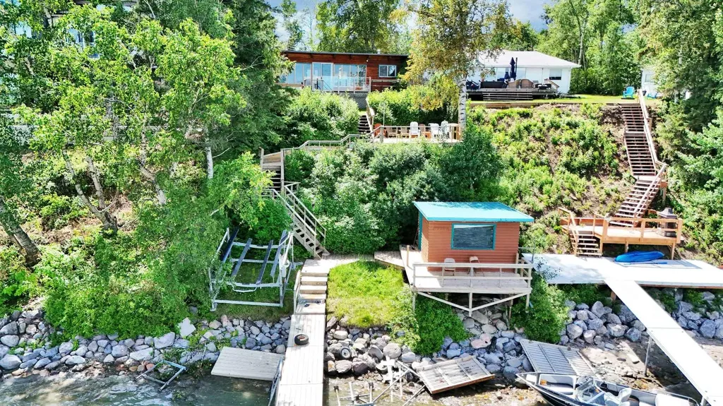 57 Grand Avenue Norglenwold AB T4S 1S5