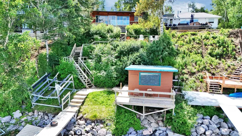 57 Grand Avenue Norglenwold AB T4S 1S5