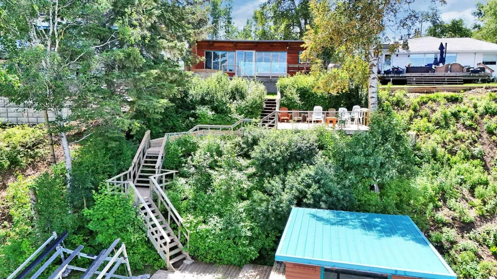 57 Grand Avenue Norglenwold AB T4S 1S5