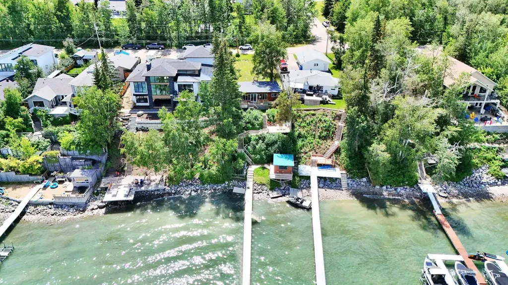 57 Grand Avenue Norglenwold AB T4S 1S5