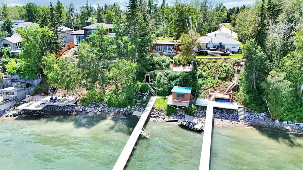 57 Grand Avenue Norglenwold AB T4S 1S5