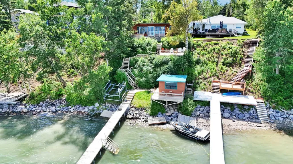 57 Grand Avenue Norglenwold AB T4S 1S5