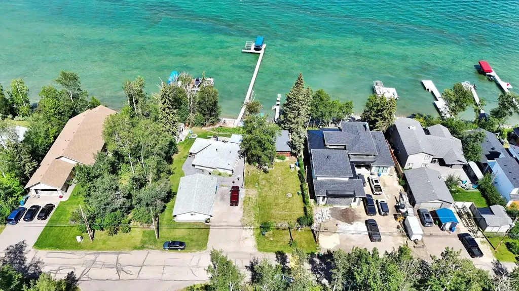 57 Grand Avenue Norglenwold AB T4S 1S5