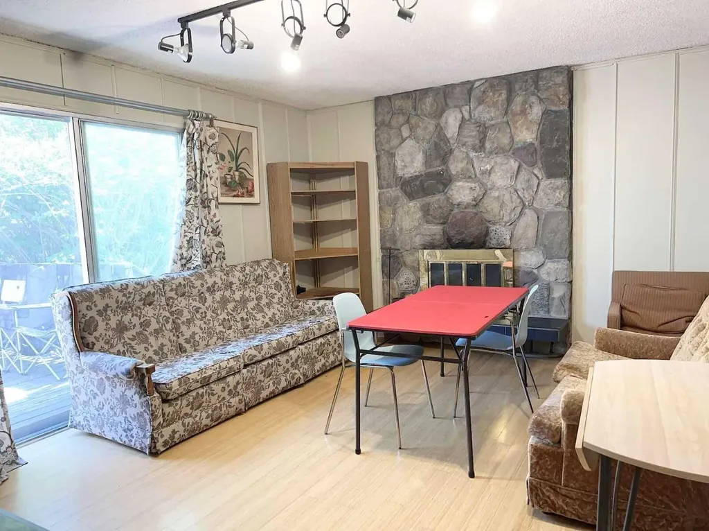 105 Valhalla Crescent NW Calgary AB T3A 1Z7