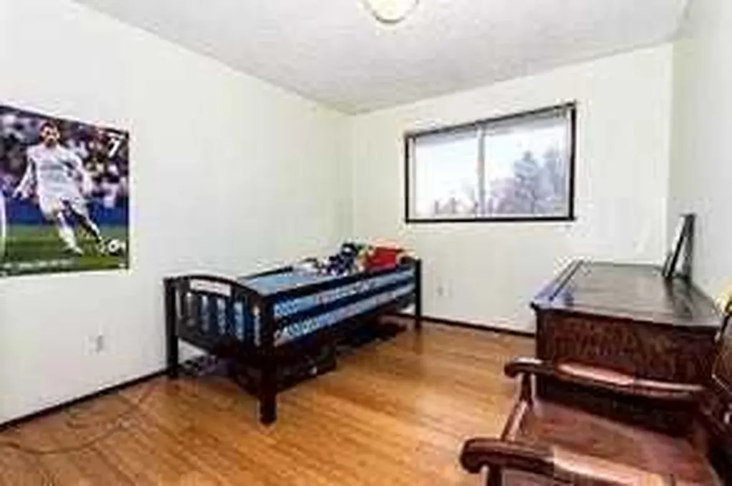 105 Valhalla Crescent NW Calgary AB T3A 1Z7