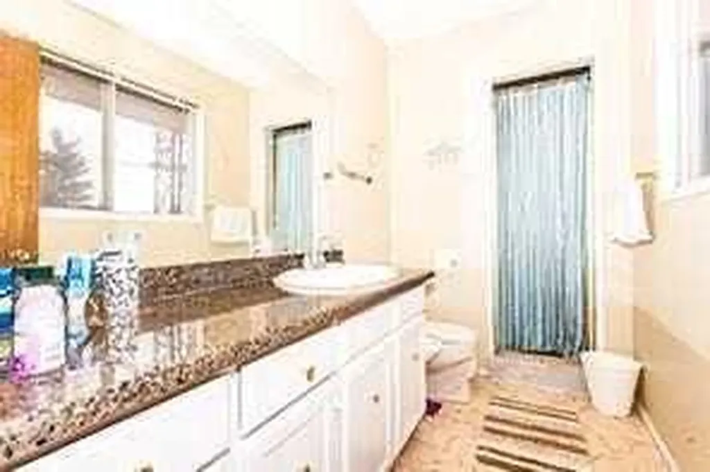 105 Valhalla Crescent NW Calgary AB T3A 1Z7