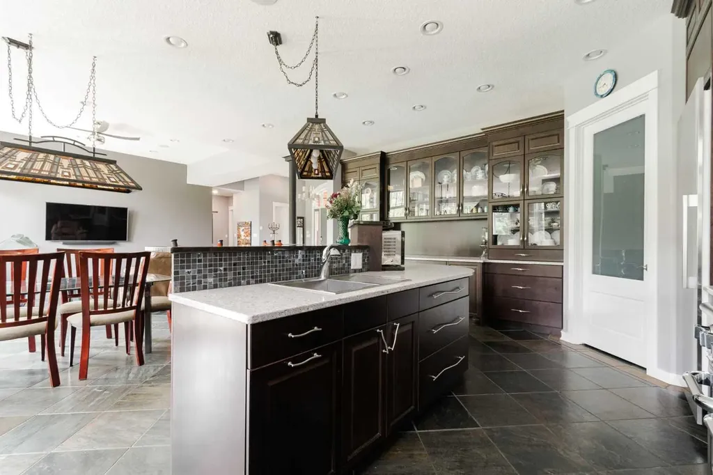 5747 Draper Road Fort Mcmurray AB T9H 0K7