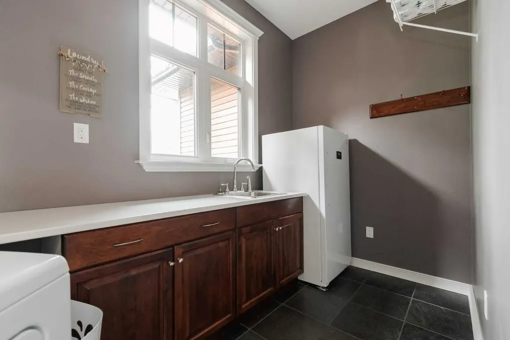 5747 Draper Road Fort Mcmurray AB T9H 0K7