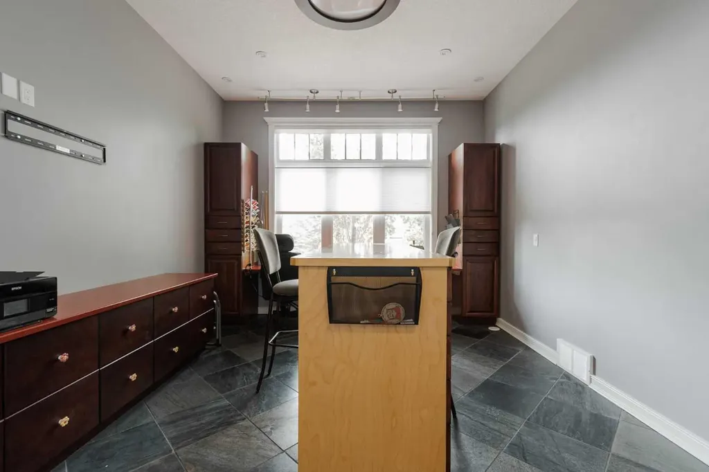 5747 Draper Road Fort Mcmurray AB T9H 0K7