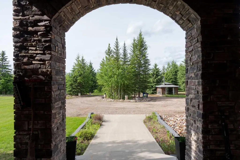5747 Draper Road Fort Mcmurray AB T9H 0K7