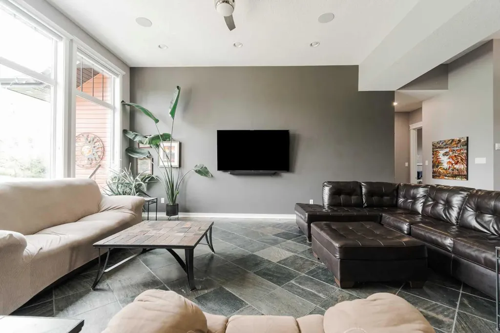 5747 Draper Road Fort Mcmurray AB T9H 0K7