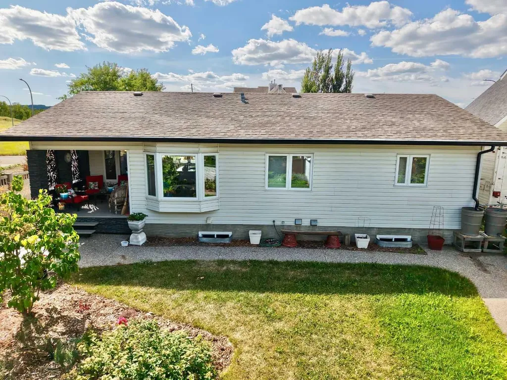 10501 83 Street Peace River AB T8S 1M8