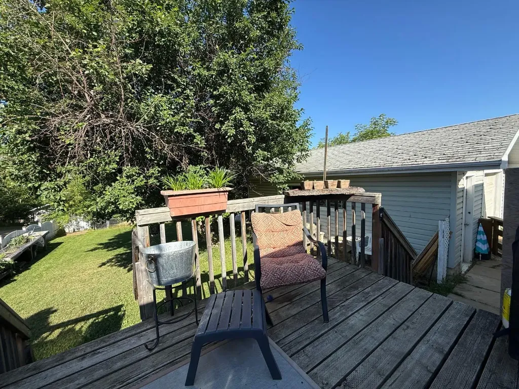4817 42 Street Athabasca AB T9S 1P7