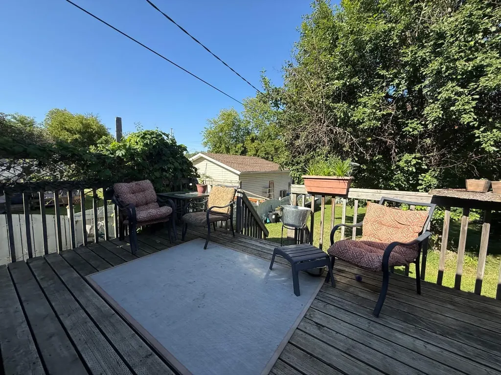 4817 42 Street Athabasca AB T9S 1P7
