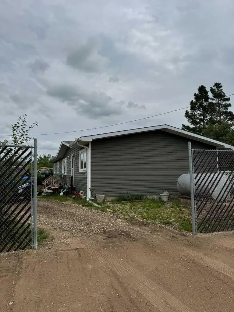 2201 14th Avenue Wainwright AB T0B4P0