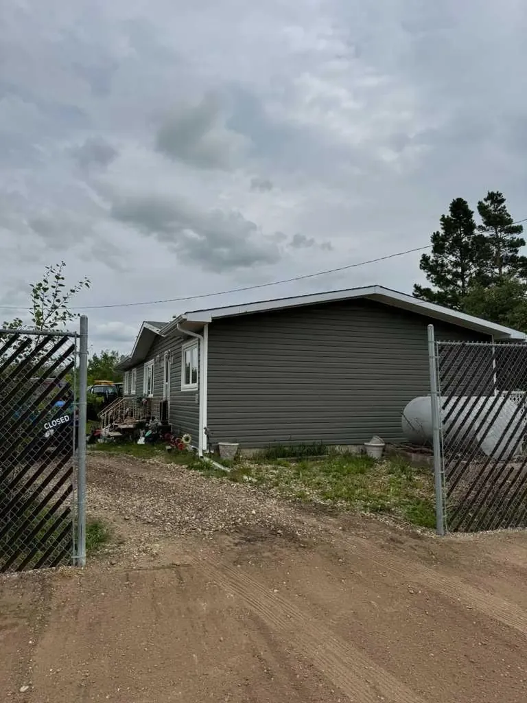 2201 14th Avenue Wainwright AB T0B4P0