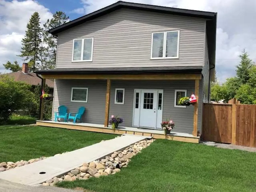 4710 4 Avenue W Edson AB T7E 1C6