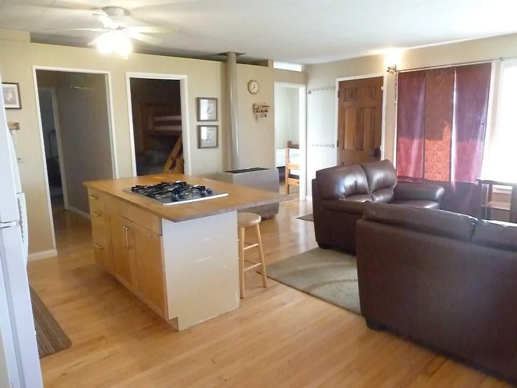 15538 Old Trail Plamondon AB T0A2T0