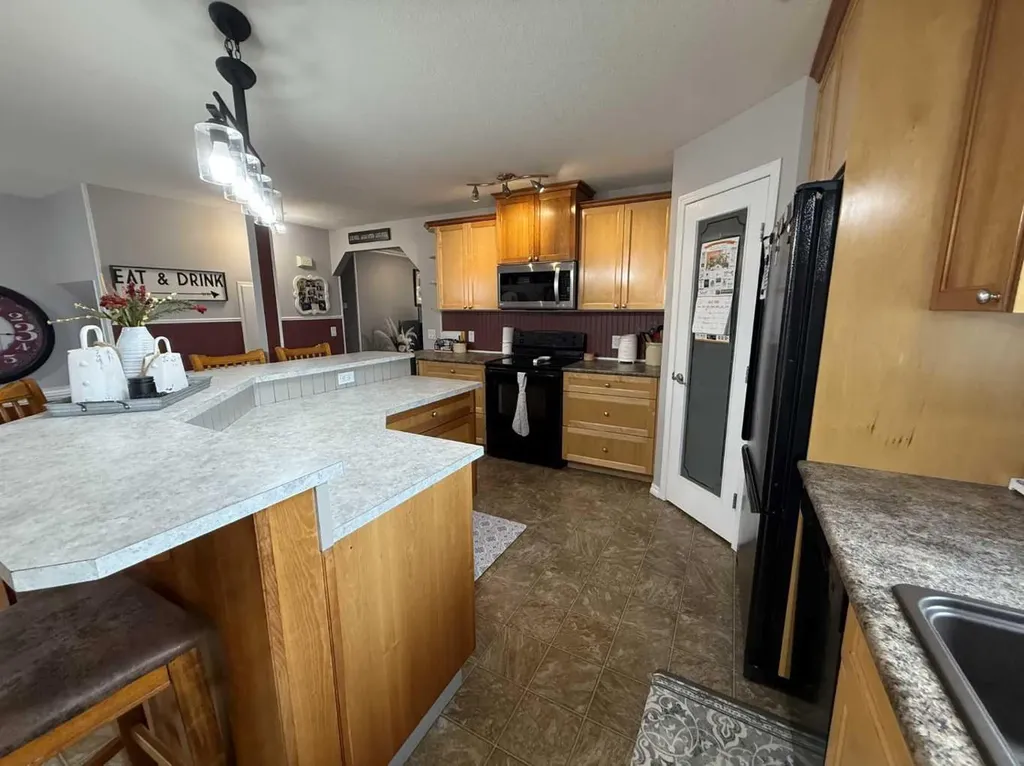 502 Fox Lake Trail Hanna AB T0J 1P0
