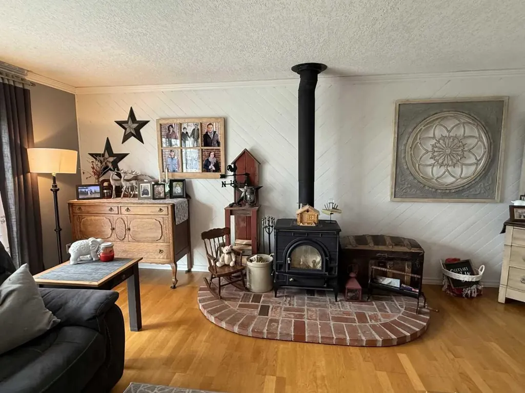 502 Fox Lake Trail Hanna AB T0J 1P0