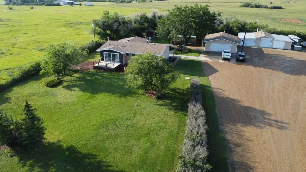 502 Fox Lake Trail Hanna AB T0J 1P0