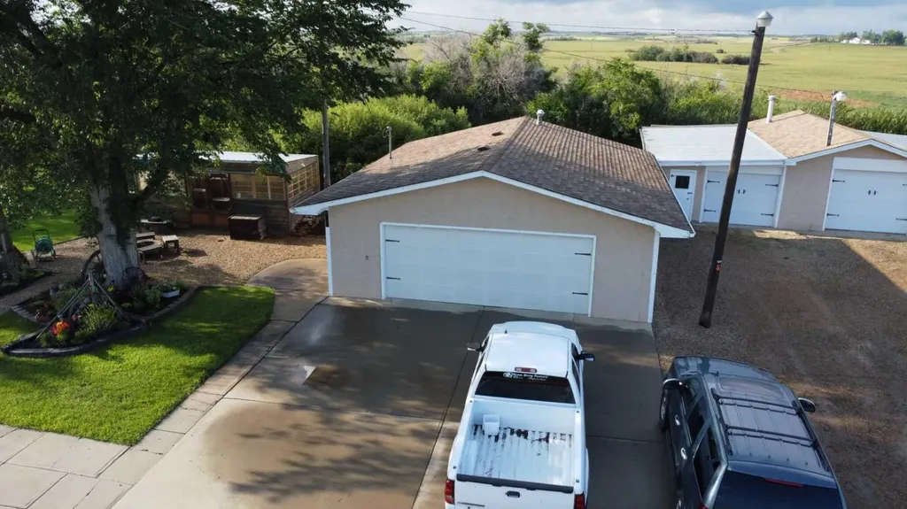 502 Fox Lake Trail Hanna AB T0J 1P0