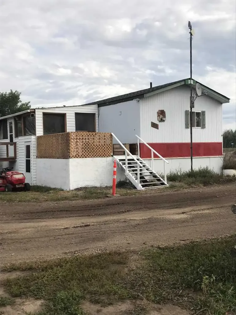 234082 Rge Road 264 Rural Wheatland County AB T1P 0X4