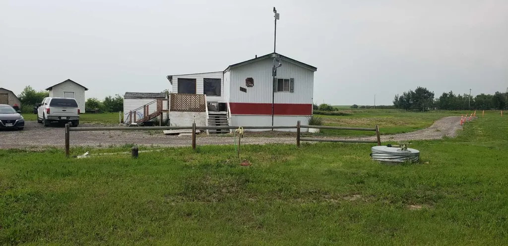 234082 Rge Road 264 Rural Wheatland County AB T1P 0X4