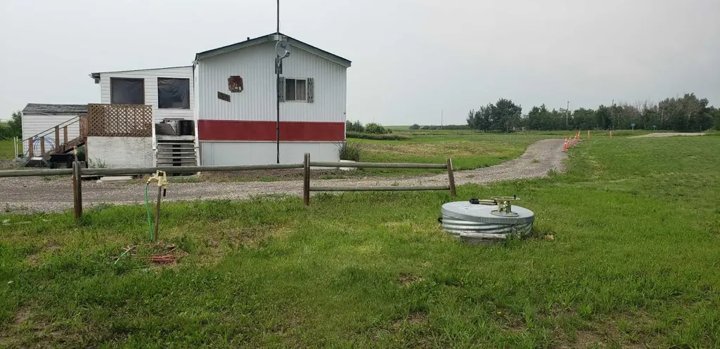 234082 Rge Road 264 Rural Wheatland County AB T1P 0X4