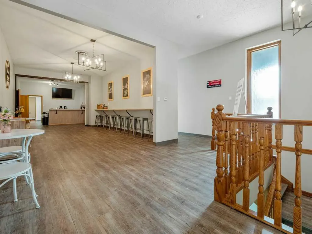 327 10 Street S Lethbridge AB T1J 2M7