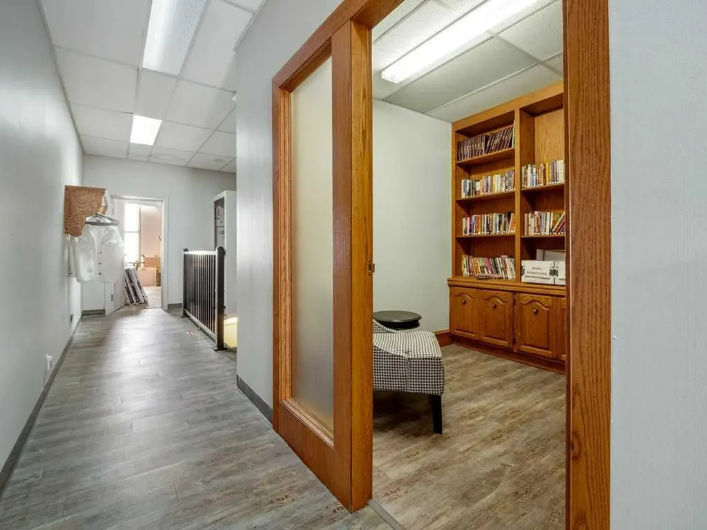 327 10 Street S Lethbridge AB T1J 2M7