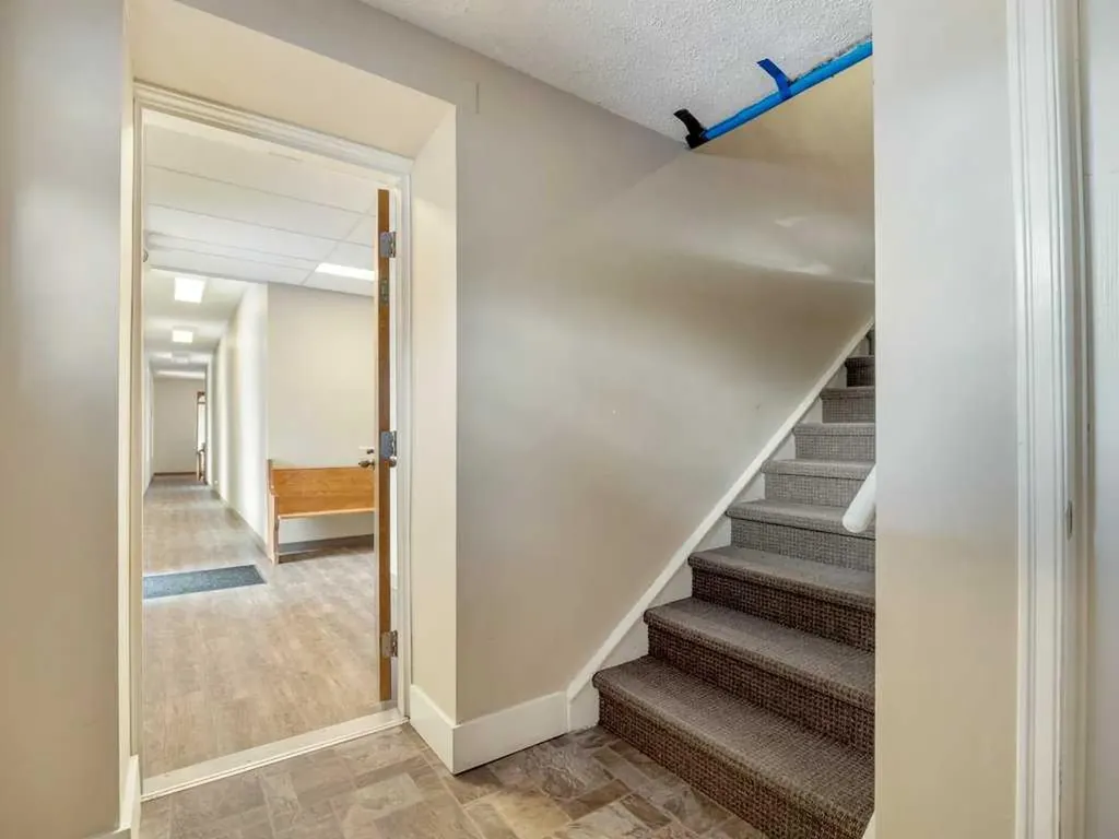 327 10 Street S Lethbridge AB T1J 2M7