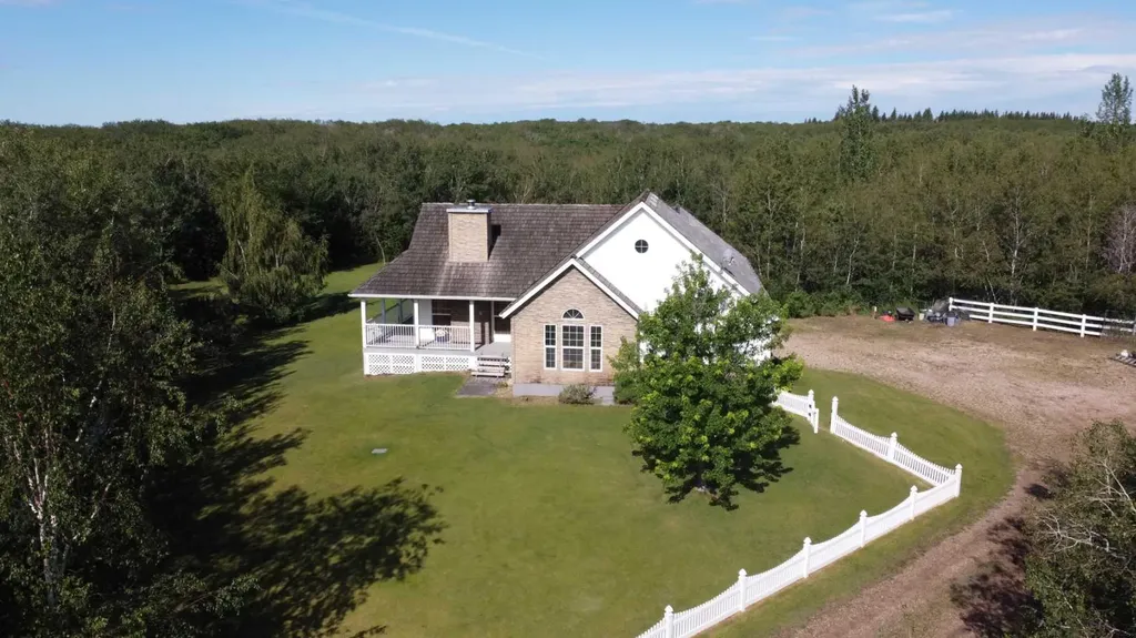 6 Cedar Crescent Wainwright AB T9W 1T2