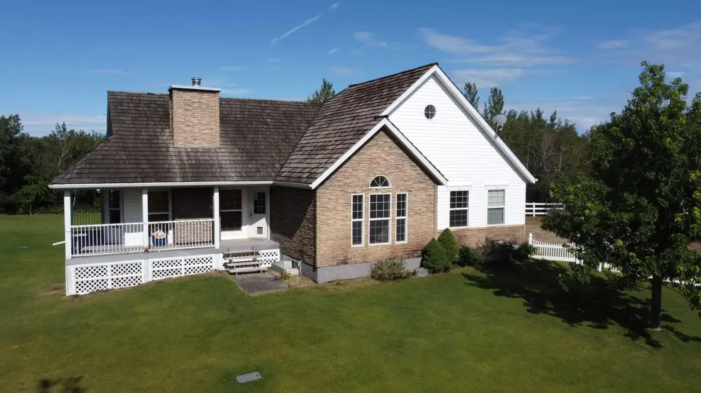 6 Cedar Crescent Wainwright AB T9W 1T2