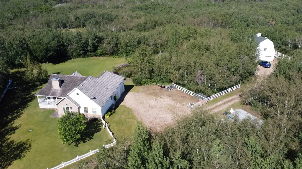 6 Cedar Crescent Wainwright AB T9W 1T2