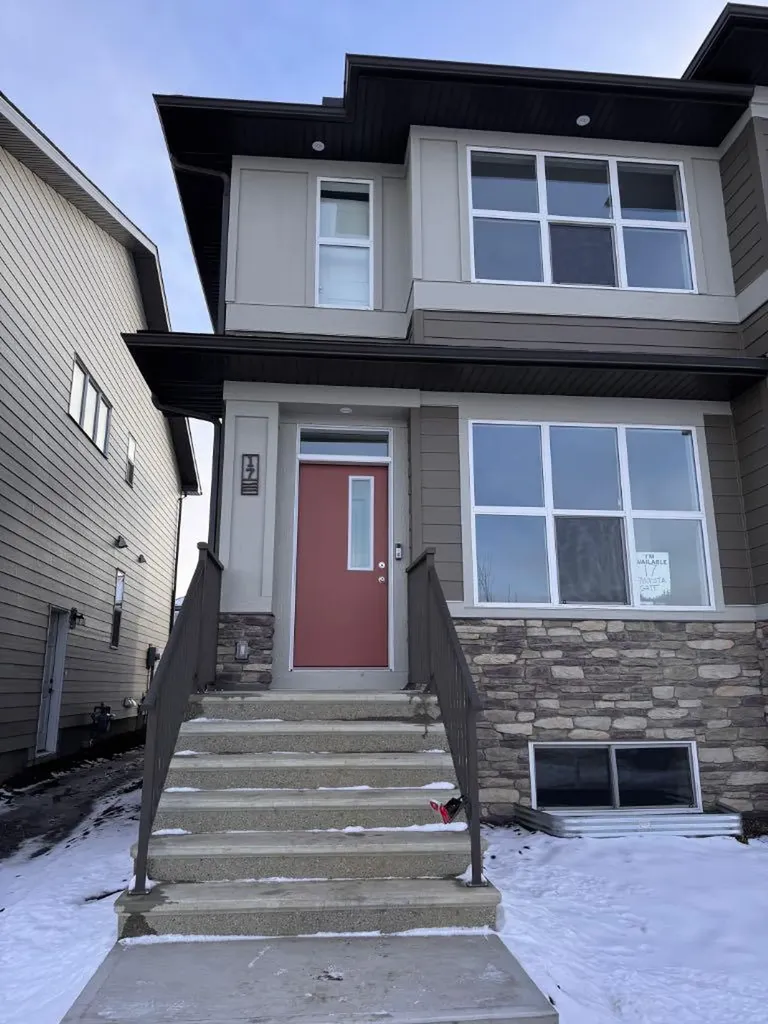 17 Setonvista Gate SE Calgary AB T3M4A3