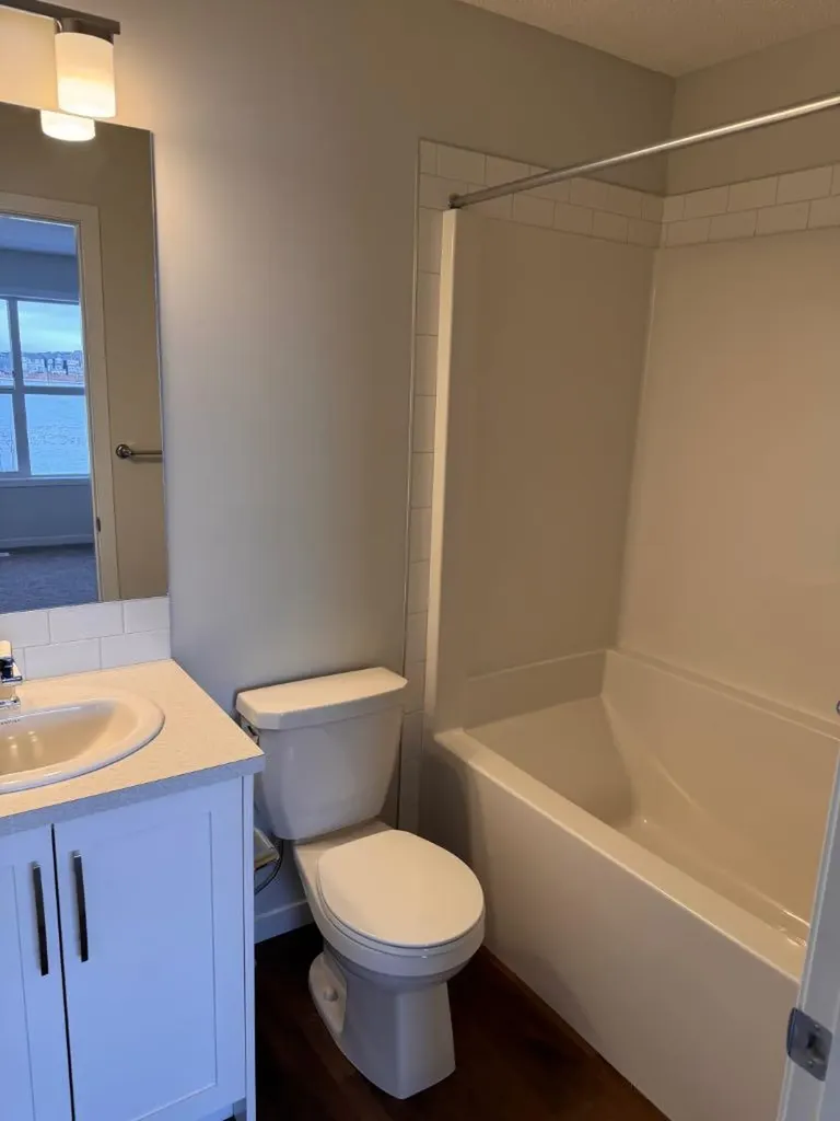 17 Setonvista Gate SE Calgary AB T3M4A3