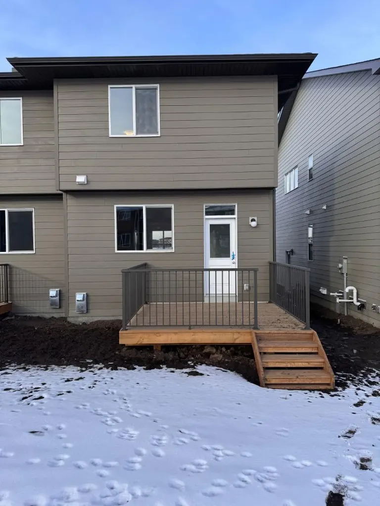 17 Setonvista Gate SE Calgary AB T3M4A3