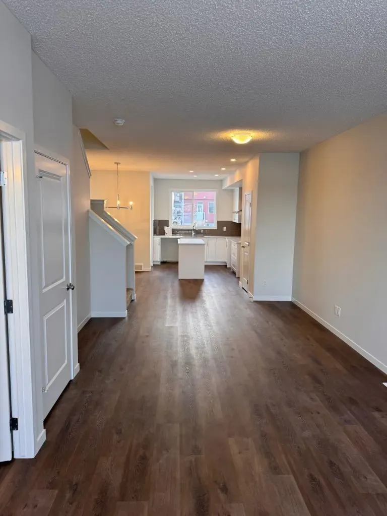 17 Setonvista Gate SE Calgary AB T3M4A3