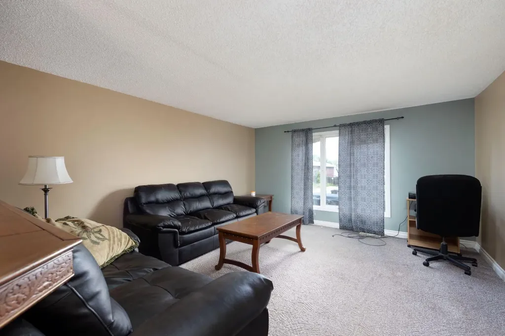 368 Grey Crescent Fort Mcmurray AB t9h2n8