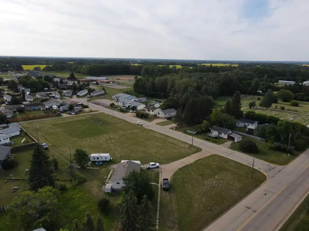 4825 59 Avenue High Prairie AB T0G1E0