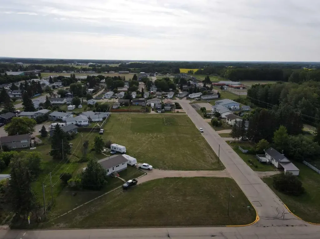 4825 59 Avenue High Prairie AB T0G1E0