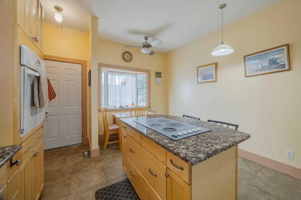 15 Elma Street W Okotoks AB T1S 1J7