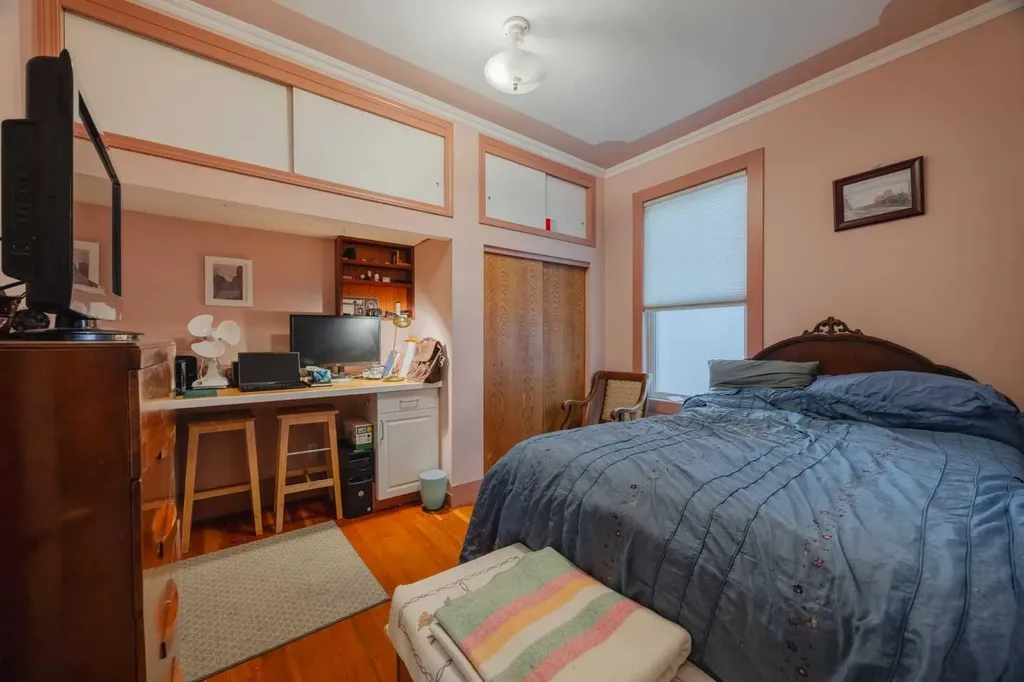 15 Elma Street W Okotoks AB T1S 1J7