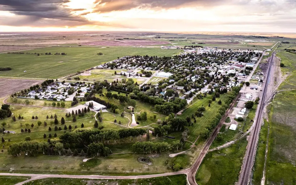 104 Ambursen Avenue Bassano AB T0J 0B0